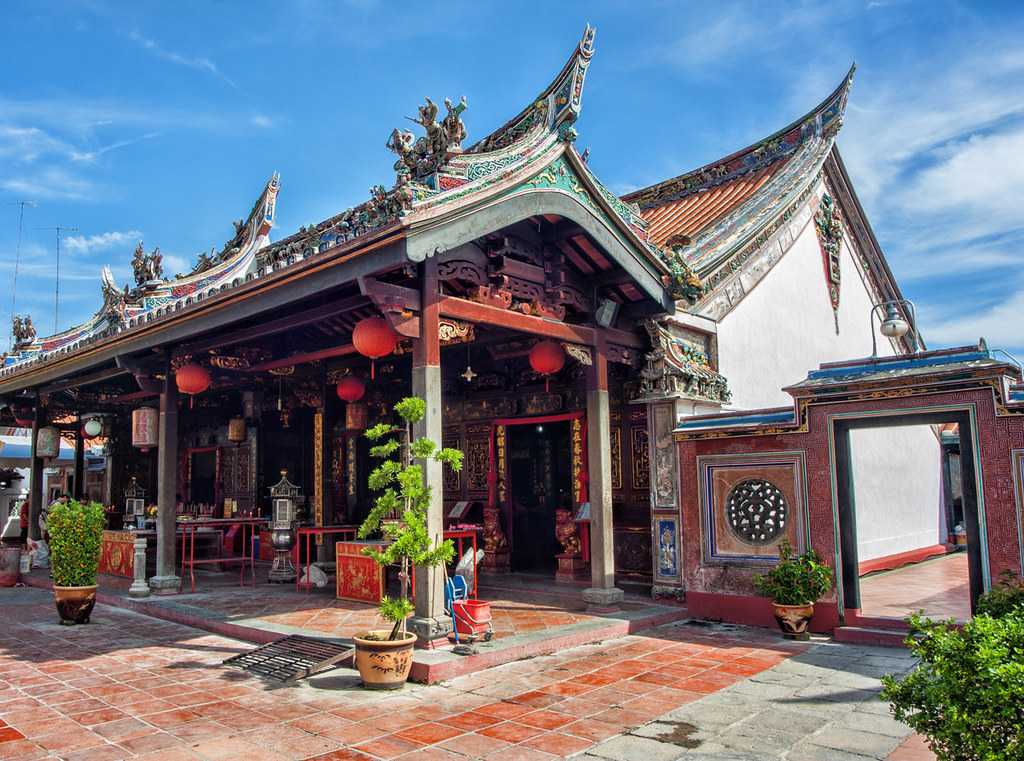 https://mdw-travel-data-us-east-1.s3.amazonaws.com/img/country/Malaysia/Cheng-Hoon-Teng-Temple/img_01.jpg