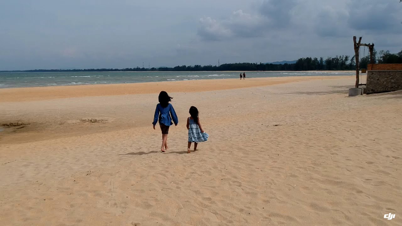 https://mdw-travel-data-us-east-1.s3.amazonaws.com/img/country/Malaysia/Cherating-Beach/img_00.jpg