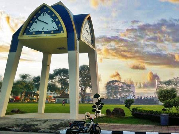 https://mdw-travel-data-us-east-1.s3.amazonaws.com/img/country/Malaysia/Dataran-Batu-Pahat/img_01.jpg
