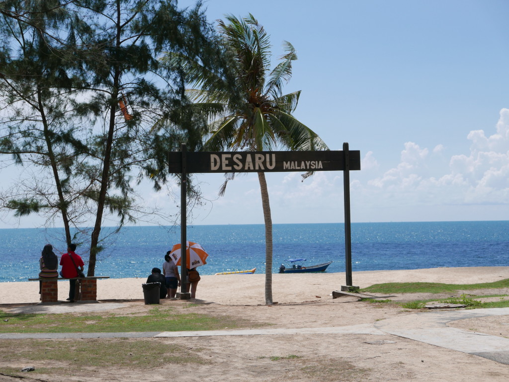 https://mdw-travel-data-us-east-1.s3.amazonaws.com/img/country/Malaysia/Desaru-Beach/img_01.jpg