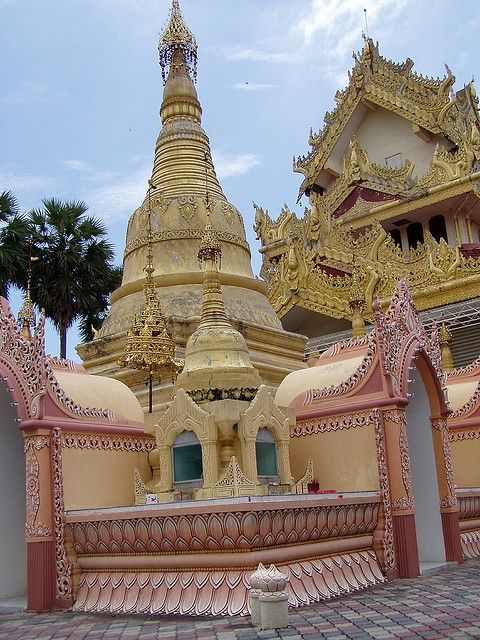 https://mdw-travel-data-us-east-1.s3.amazonaws.com/img/country/Malaysia/Dharmikarama-Burmese-Temple/img_01.jpg