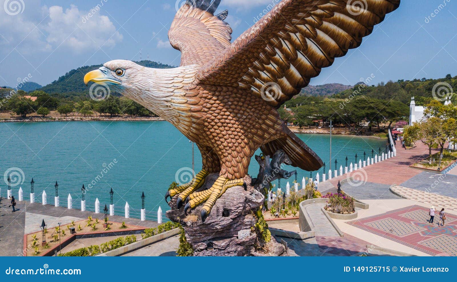 https://mdw-travel-data-us-east-1.s3.amazonaws.com/img/country/Malaysia/Eagle-Square/img_01.jpg