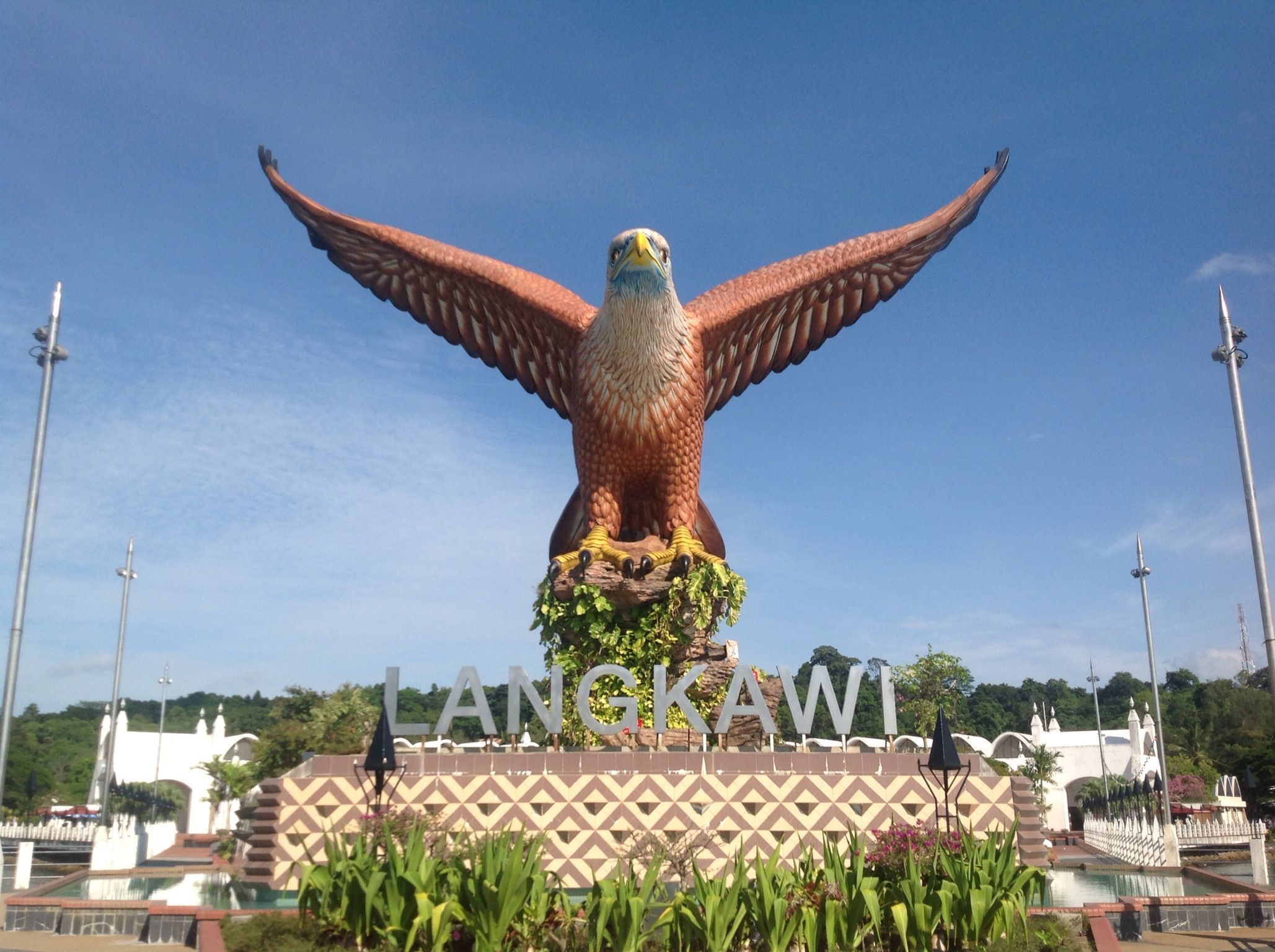 https://mdw-travel-data-us-east-1.s3.amazonaws.com/img/country/Malaysia/Eagle-Square/img_02.jpg