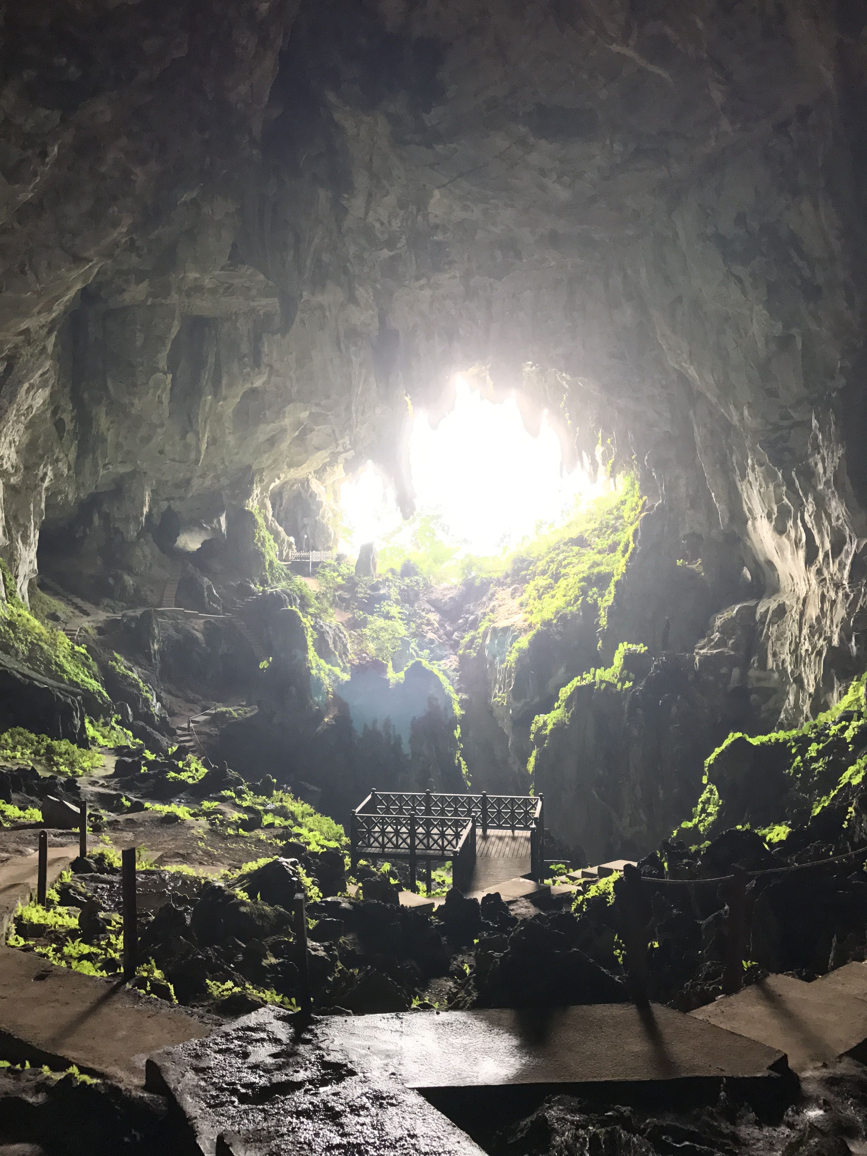 https://mdw-travel-data-us-east-1.s3.amazonaws.com/img/country/Malaysia/Fairy-Caves/img_01.jpg