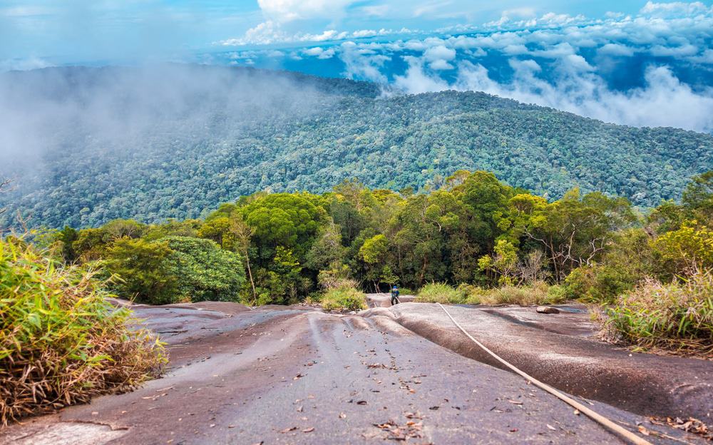 https://mdw-travel-data-us-east-1.s3.amazonaws.com/img/country/Malaysia/Gunung-Arong-Recreational-Forest/img_01.jpg