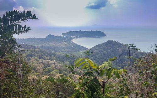 https://mdw-travel-data-us-east-1.s3.amazonaws.com/img/country/Malaysia/Gunung-Arong-Recreational-Forest/img_05.jpg