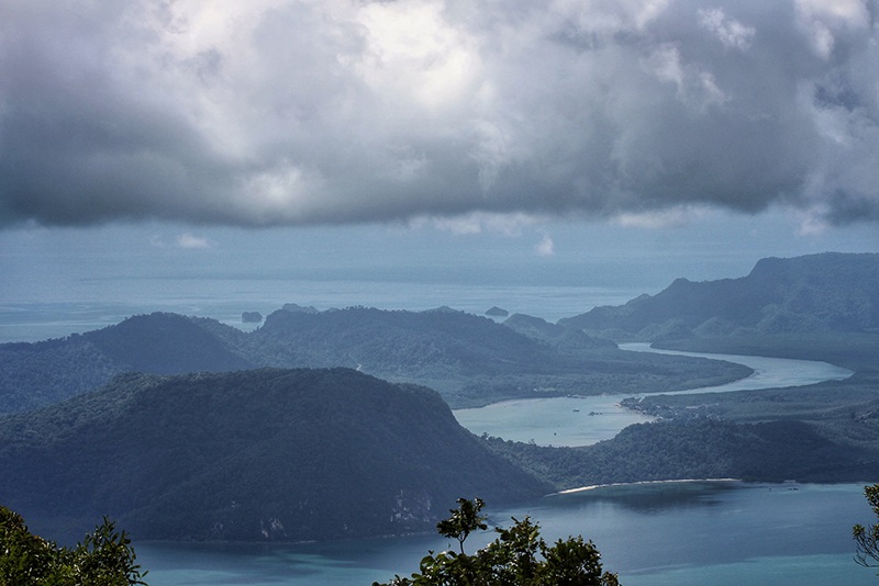 https://mdw-travel-data-us-east-1.s3.amazonaws.com/img/country/Malaysia/Gunung-Raya/img_02.jpg