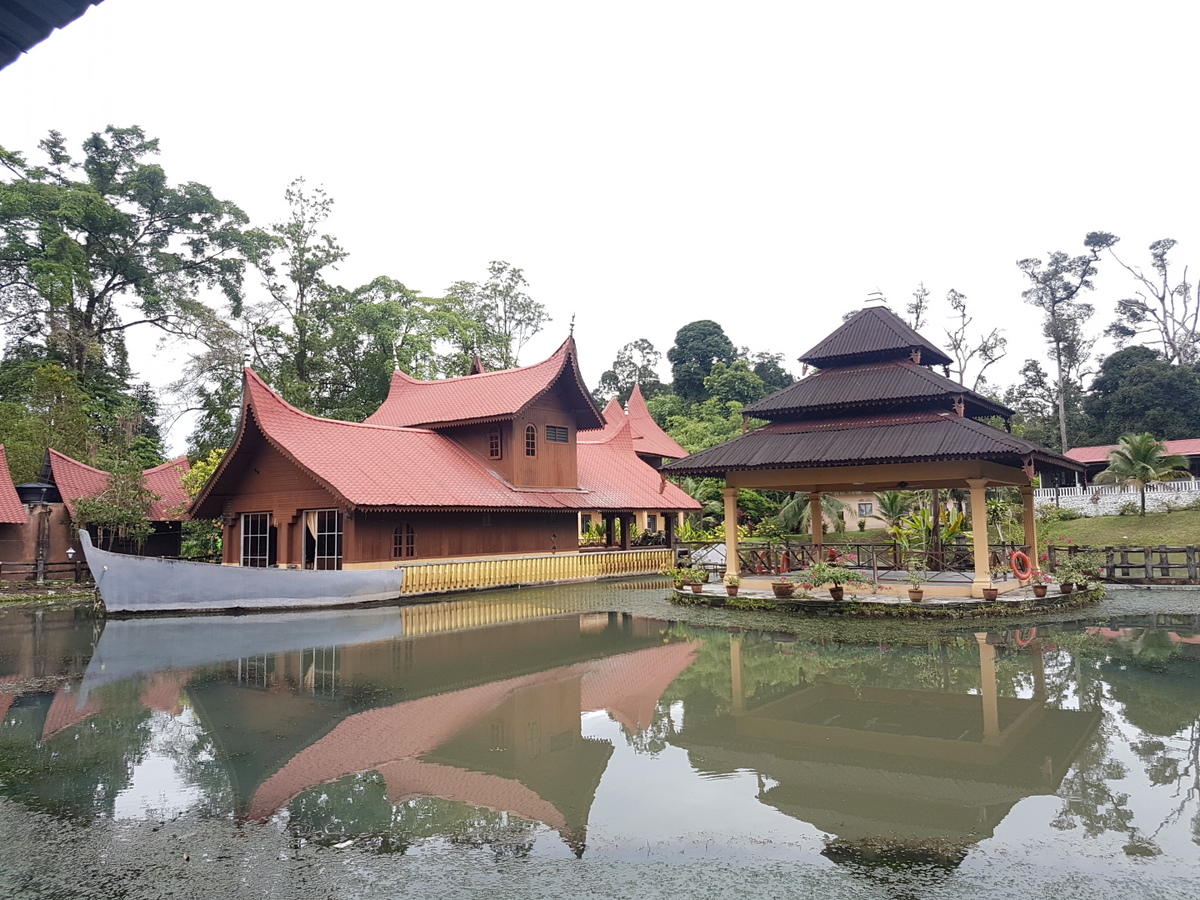 https://mdw-travel-data-us-east-1.s3.amazonaws.com/img/country/Malaysia/Hulu-Tamu-Hot-Spring/img_01.jpg