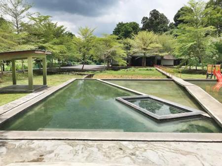 https://mdw-travel-data-us-east-1.s3.amazonaws.com/img/country/Malaysia/Hulu-Tamu-Hot-Spring/img_02.jpg