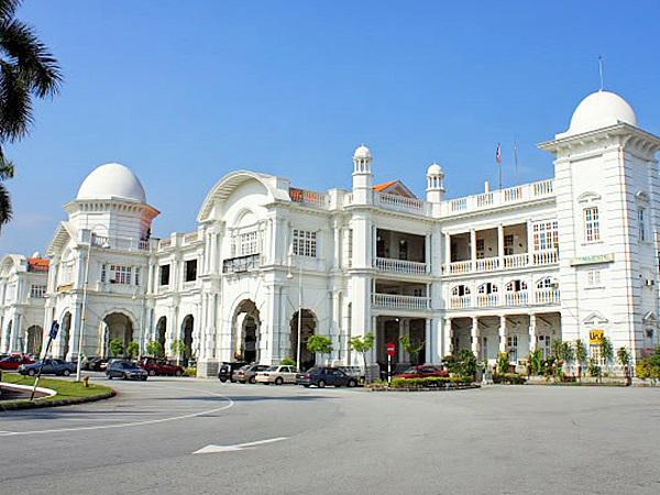 https://mdw-travel-data-us-east-1.s3.amazonaws.com/img/country/Malaysia/Ipoh-Railway-Station/img_02.jpg