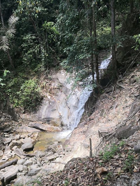https://mdw-travel-data-us-east-1.s3.amazonaws.com/img/country/Malaysia/Jeram-Toi-Waterfall/img_02.jpg