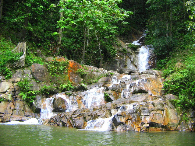 https://mdw-travel-data-us-east-1.s3.amazonaws.com/img/country/Malaysia/Jeram-Toi/img_01.jpg