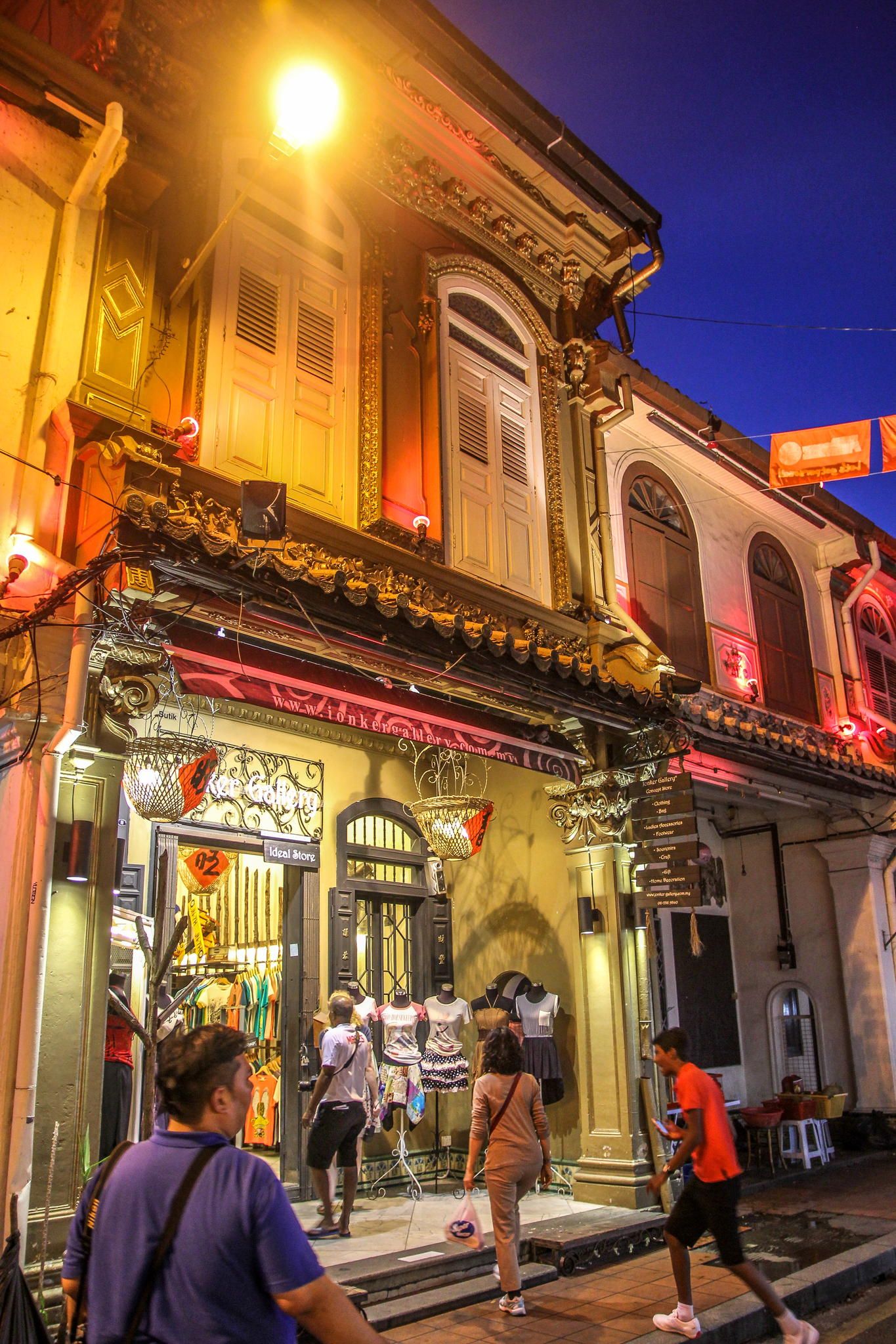 https://mdw-travel-data-us-east-1.s3.amazonaws.com/img/country/Malaysia/Jonker-Street/img_00.jpg