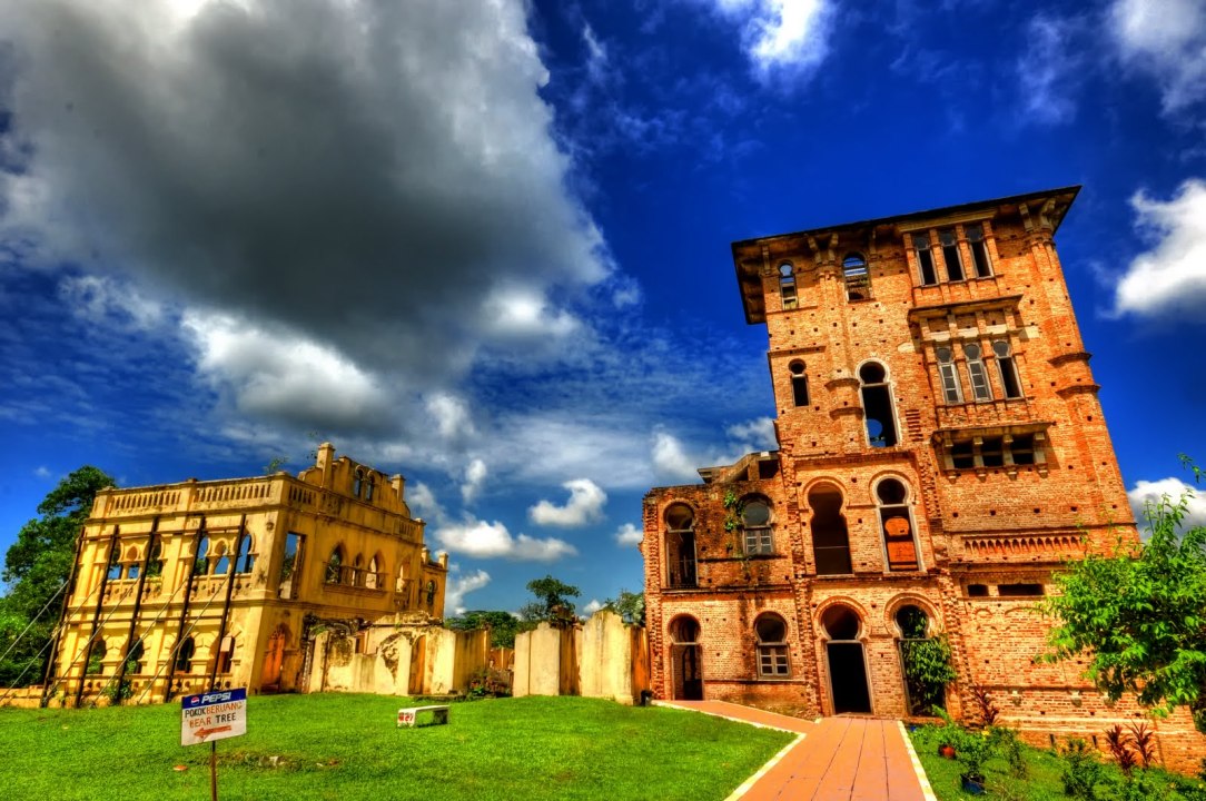 https://mdw-travel-data-us-east-1.s3.amazonaws.com/img/country/Malaysia/Kellies-Castle/img_01.jpg