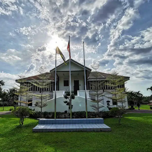 https://mdw-travel-data-us-east-1.s3.amazonaws.com/img/country/Malaysia/Kota-Ngah-Ibrahim-Historical-Complex/img_03.jpg