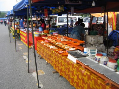 https://mdw-travel-data-us-east-1.s3.amazonaws.com/img/country/Malaysia/Kuah-Night-Market/img_02.jpg