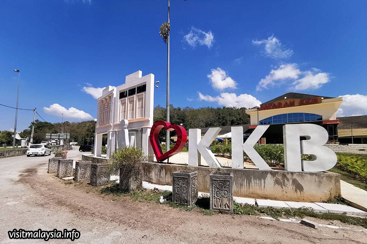 https://mdw-travel-data-us-east-1.s3.amazonaws.com/img/country/Malaysia/Kuala-Kubu-Bharu/img_02.jpg