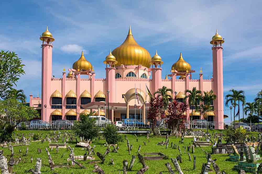 https://mdw-travel-data-us-east-1.s3.amazonaws.com/img/country/Malaysia/Kuching-North-City-Hall/img_01.jpg