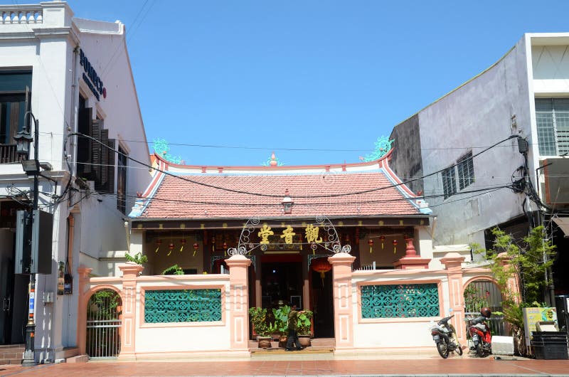 https://mdw-travel-data-us-east-1.s3.amazonaws.com/img/country/Malaysia/Kwan-Yin-Tong-Temple/img_03.jpg