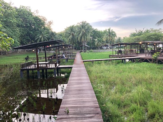 https://mdw-travel-data-us-east-1.s3.amazonaws.com/img/country/Malaysia/Laman-Padi-Langkawi/img_02.jpg