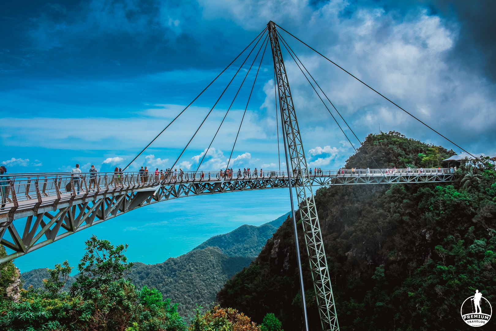 https://mdw-travel-data-us-east-1.s3.amazonaws.com/img/country/Malaysia/Langkawi-Sky-Bridge/img_01.jpg