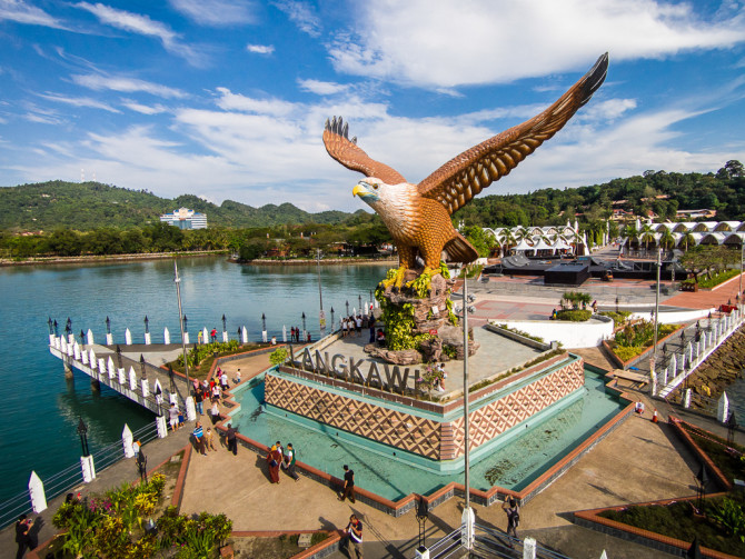 https://mdw-travel-data-us-east-1.s3.amazonaws.com/img/country/Malaysia/Langkawi-Snake-Sanctuary/img_00.jpg