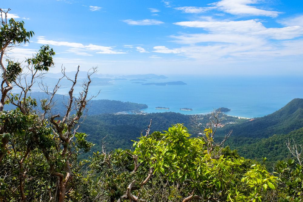 https://mdw-travel-data-us-east-1.s3.amazonaws.com/img/country/Malaysia/Langkawi/img_01.jpg