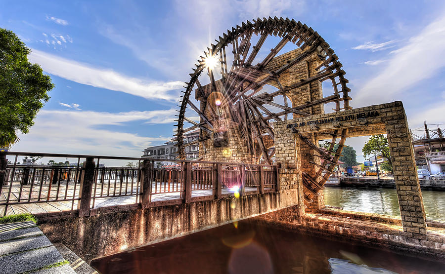 https://mdw-travel-data-us-east-1.s3.amazonaws.com/img/country/Malaysia/Malacca-Sultanate-Watermill/img_01.jpg