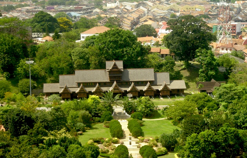 https://mdw-travel-data-us-east-1.s3.amazonaws.com/img/country/Malaysia/Malacca-Sultanate-Watermill/img_02.jpg