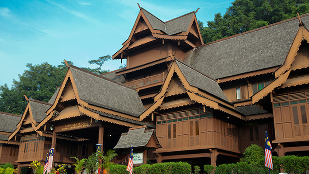 https://mdw-travel-data-us-east-1.s3.amazonaws.com/img/country/Malaysia/Malacca-Sultanate-Watermill/img_03.jpg