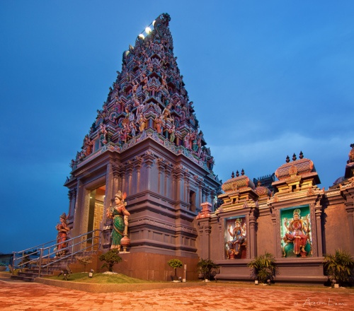 https://mdw-travel-data-us-east-1.s3.amazonaws.com/img/country/Malaysia/Mariamman-Temple/img_03.jpg