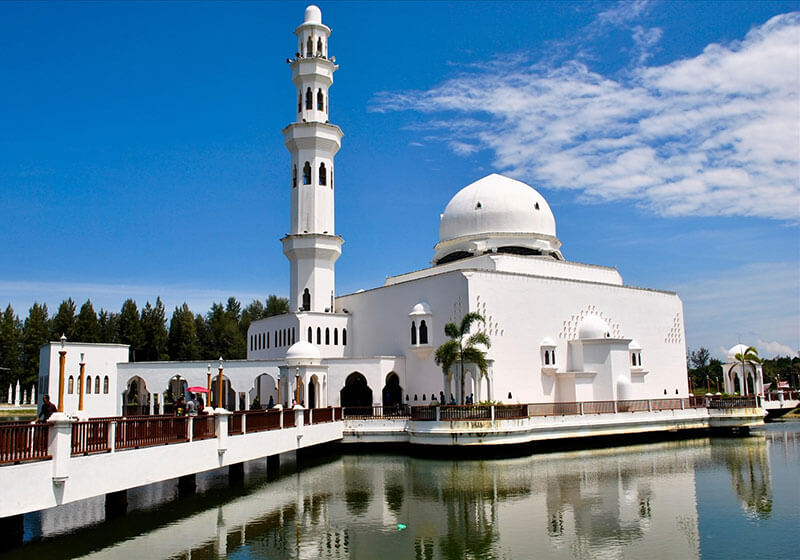 https://mdw-travel-data-us-east-1.s3.amazonaws.com/img/country/Malaysia/Masjid-Tengku-Mahkota-Abdullah/img_02.jpg