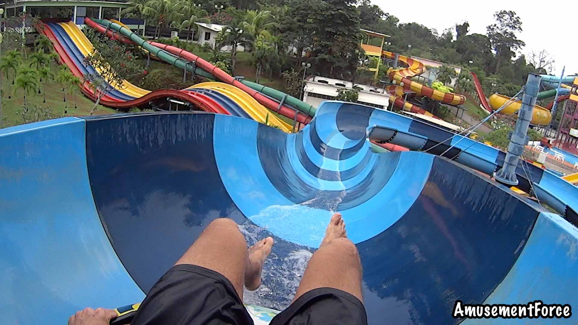 https://mdw-travel-data-us-east-1.s3.amazonaws.com/img/country/Malaysia/Melaka-Wonderland-Theme-Park/img_03.jpg