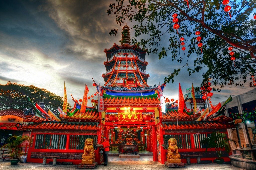 https://mdw-travel-data-us-east-1.s3.amazonaws.com/img/country/Malaysia/Memory-Lane-Loken-Tokong/img_00.jpg