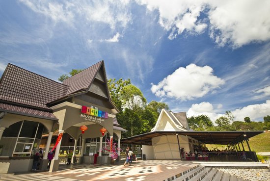 https://mdw-travel-data-us-east-1.s3.amazonaws.com/img/country/Malaysia/Mini-Malaysia-and-ASEAN-Cultural-Park/img_01.jpg