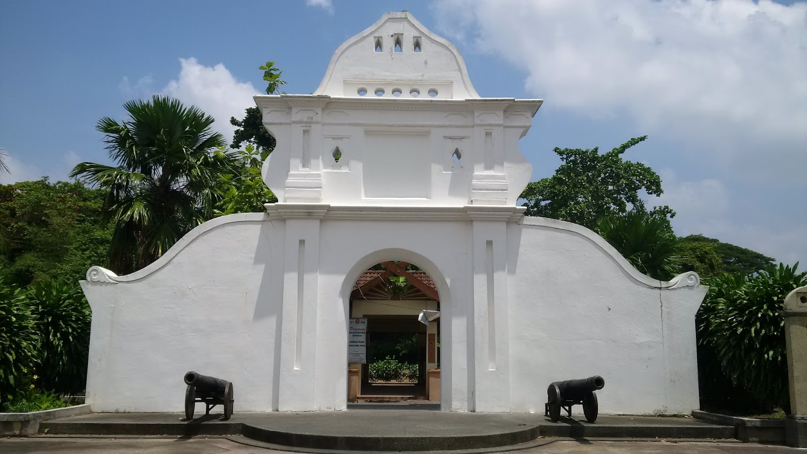 https://mdw-travel-data-us-east-1.s3.amazonaws.com/img/country/Malaysia/Muzium-Negeri-Kedah/img_02.jpg