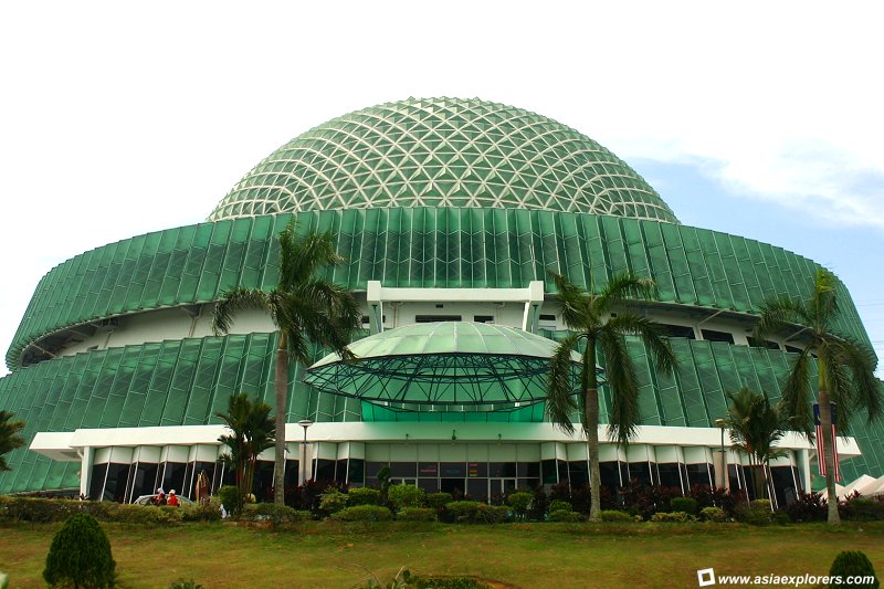 https://mdw-travel-data-us-east-1.s3.amazonaws.com/img/country/Malaysia/National-Science-Centre/img_02.jpg