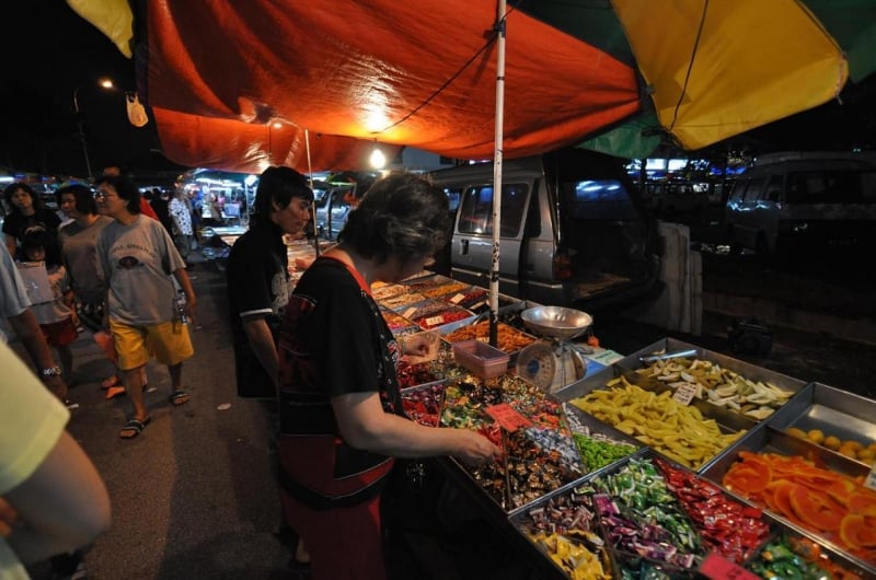 https://mdw-travel-data-us-east-1.s3.amazonaws.com/img/country/Malaysia/Night-Market/img_00.jpg