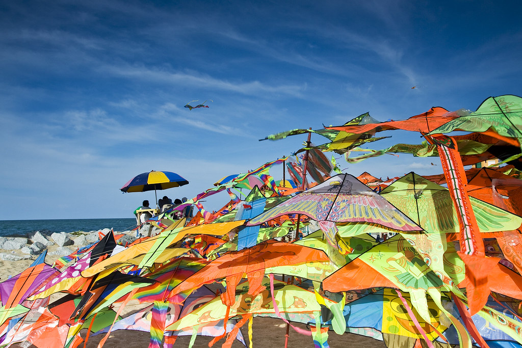 https://mdw-travel-data-us-east-1.s3.amazonaws.com/img/country/Malaysia/Pantai-Cahaya-Bulan--Moonlight-Beach-/img_00.jpg