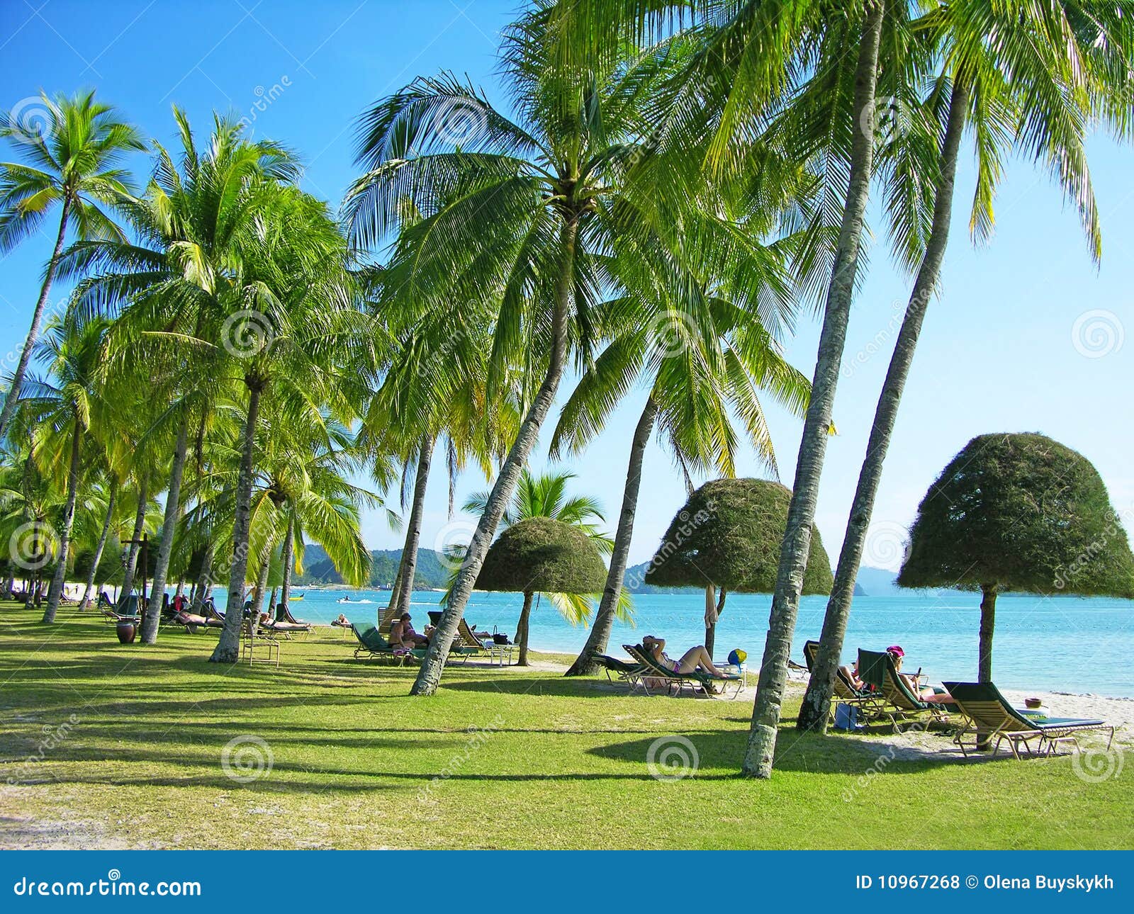https://mdw-travel-data-us-east-1.s3.amazonaws.com/img/country/Malaysia/Pantai-Cenang/img_01.jpg