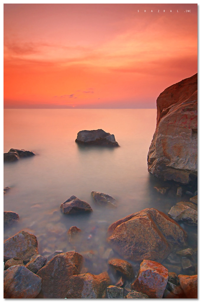 https://mdw-travel-data-us-east-1.s3.amazonaws.com/img/country/Malaysia/Pantai-Minyak-Beku/img_01.jpg