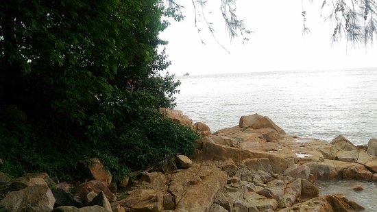 https://mdw-travel-data-us-east-1.s3.amazonaws.com/img/country/Malaysia/Pantai-Minyak-Beku/img_03.jpg