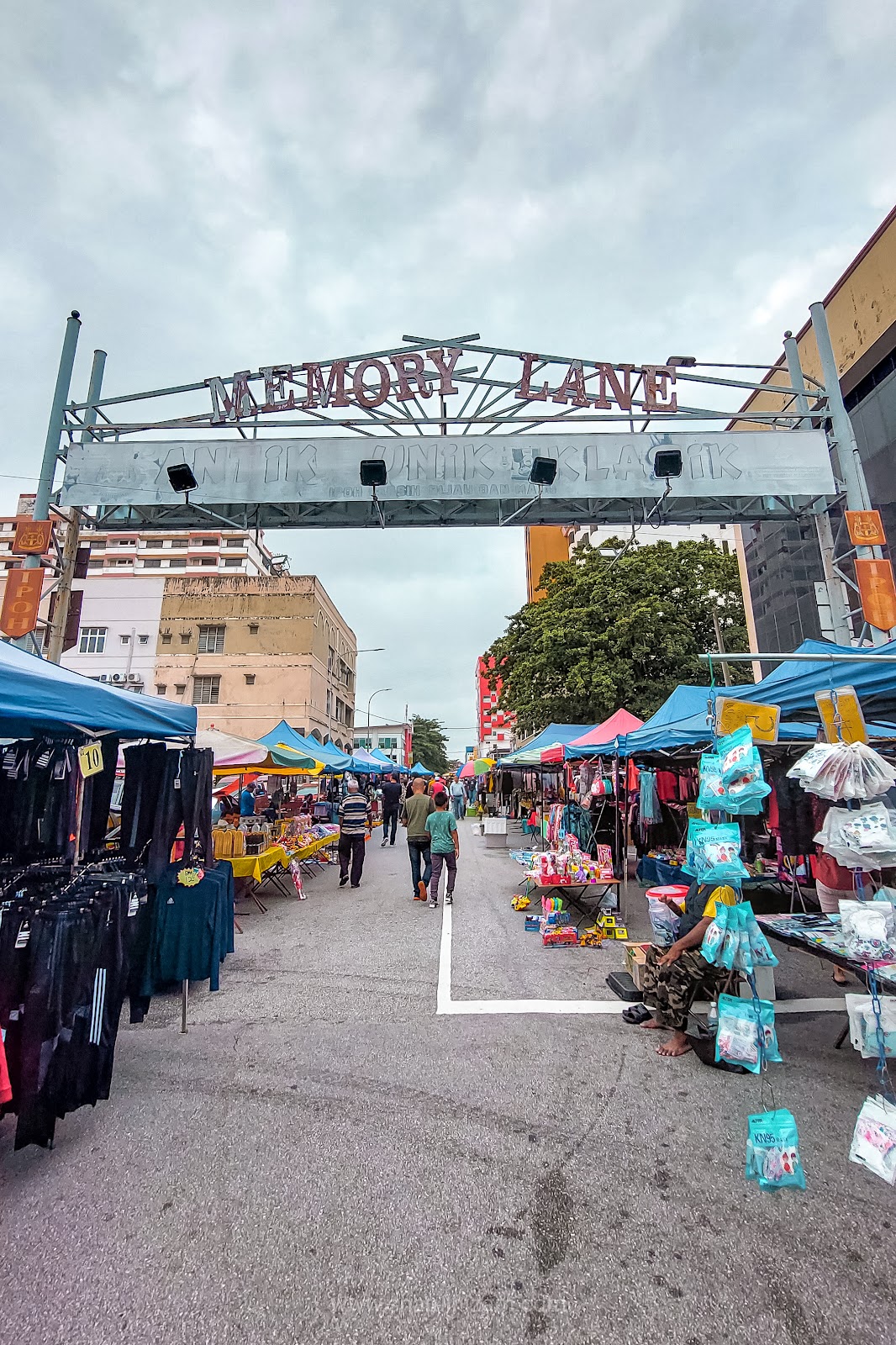 https://mdw-travel-data-us-east-1.s3.amazonaws.com/img/country/Malaysia/Pasar-Karat-Ipoh/img_02.jpg