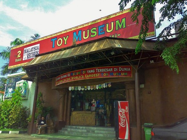 https://mdw-travel-data-us-east-1.s3.amazonaws.com/img/country/Malaysia/Penang-Toy-Museum/img_03.jpg