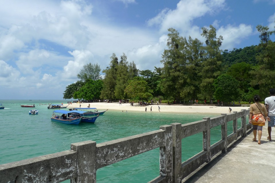 https://mdw-travel-data-us-east-1.s3.amazonaws.com/img/country/Malaysia/Pulau-Singa-Besar/img_00.jpg