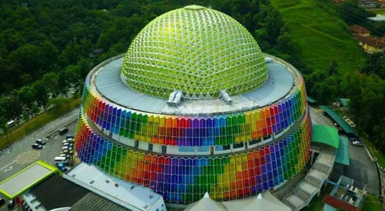 https://mdw-travel-data-us-east-1.s3.amazonaws.com/img/country/Malaysia/Pusat-Sains-Negara/img_02.jpg