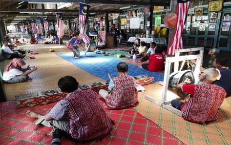 https://mdw-travel-data-us-east-1.s3.amazonaws.com/img/country/Malaysia/Rumah-Nyuka/img_01.jpg