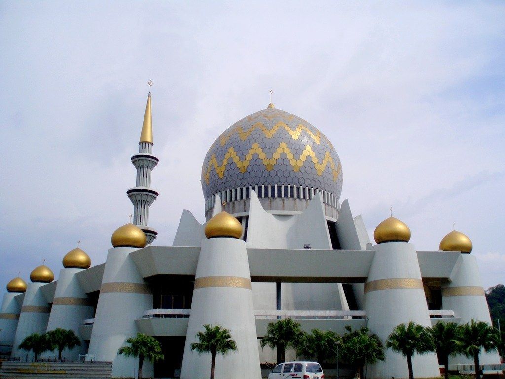 https://mdw-travel-data-us-east-1.s3.amazonaws.com/img/country/Malaysia/Sabah-State-Mosque/img_00.jpg