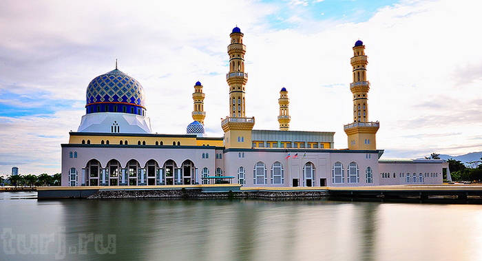 https://mdw-travel-data-us-east-1.s3.amazonaws.com/img/country/Malaysia/Sabah-State-Mosque/img_03.jpg