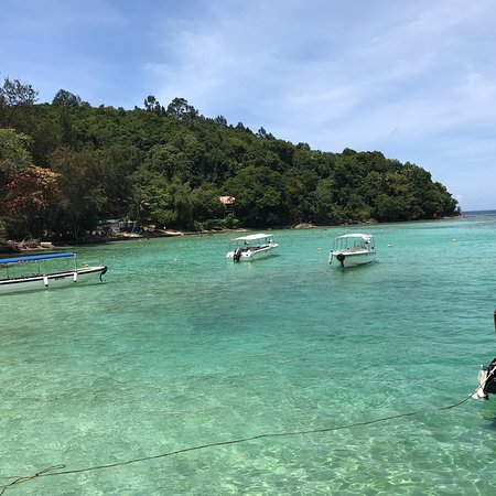 https://mdw-travel-data-us-east-1.s3.amazonaws.com/img/country/Malaysia/Sapi-Island/img_00.jpg